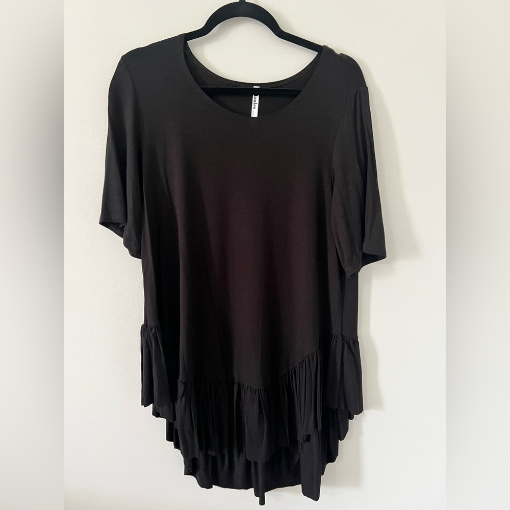 Azules Black Ruffle Hem Tunic Top